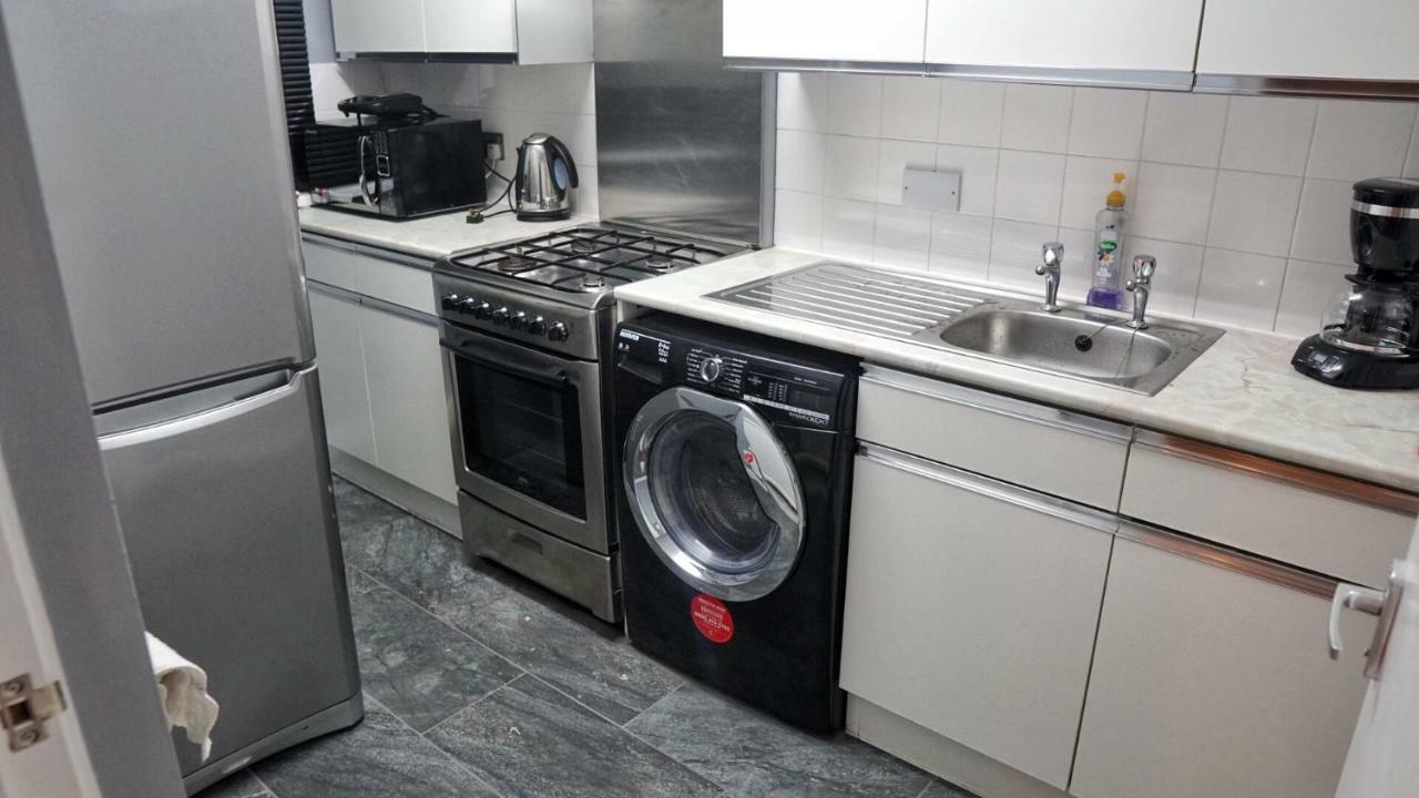 North London Apartment - Edmonton Kültér fotó